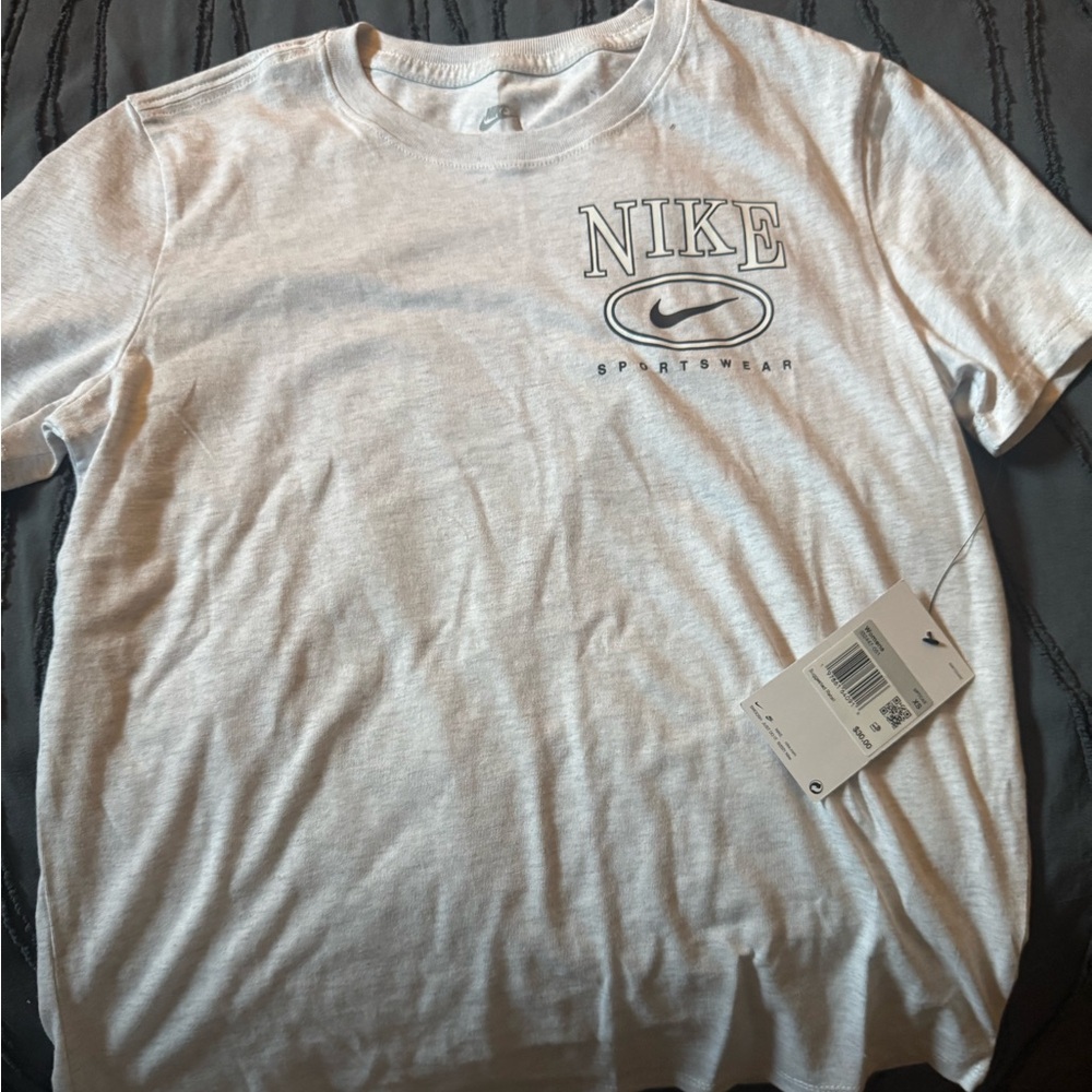 women’s nike t shirt